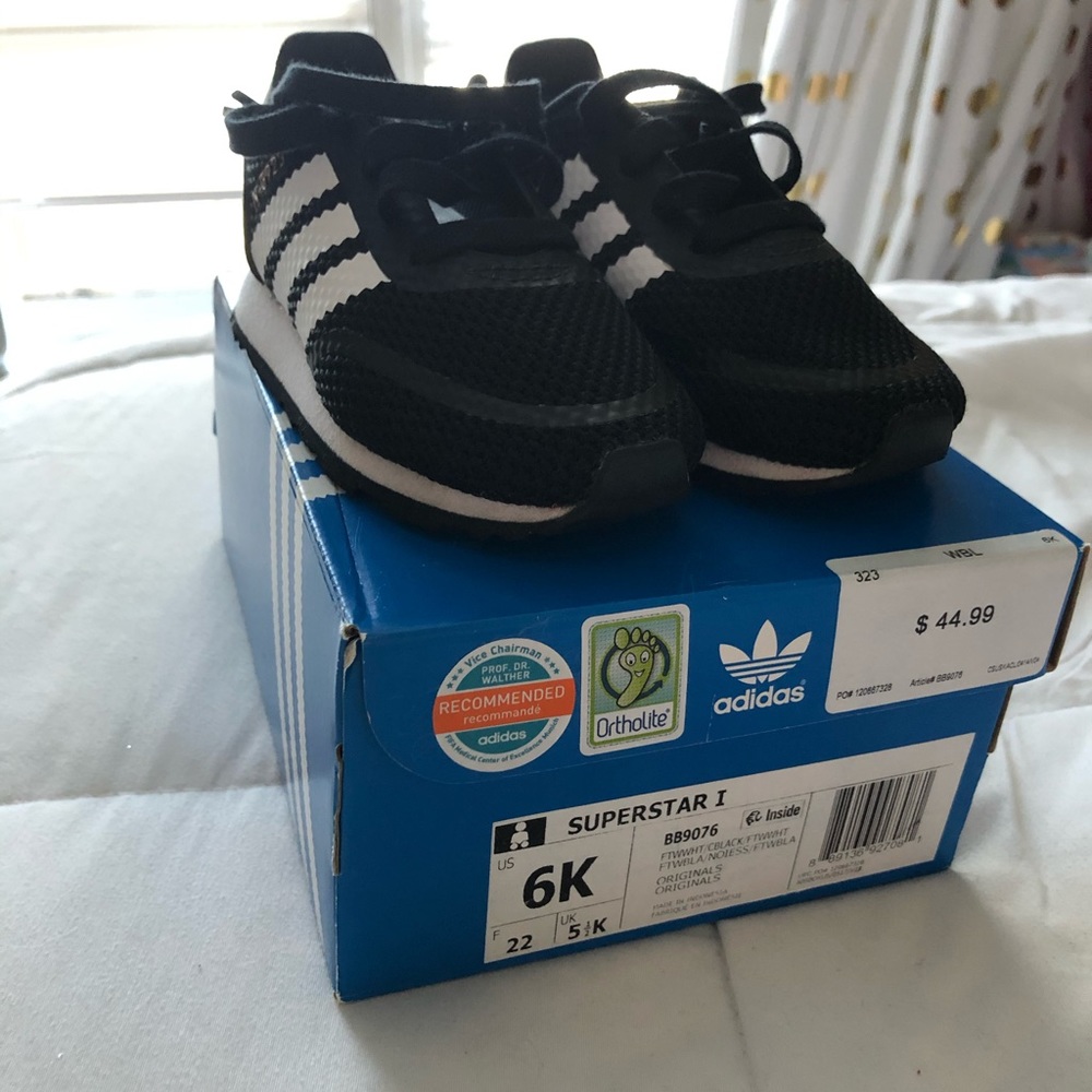 Adidas Sneakers